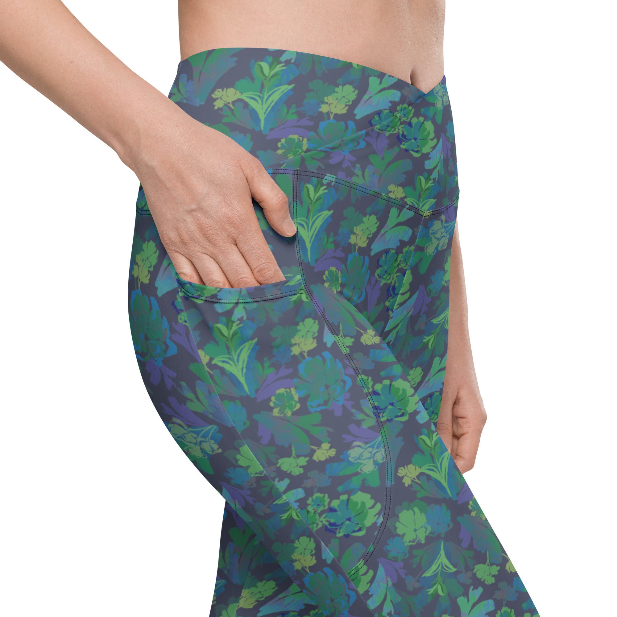 Udara Crossover Leggings in Navy Pine Klementina