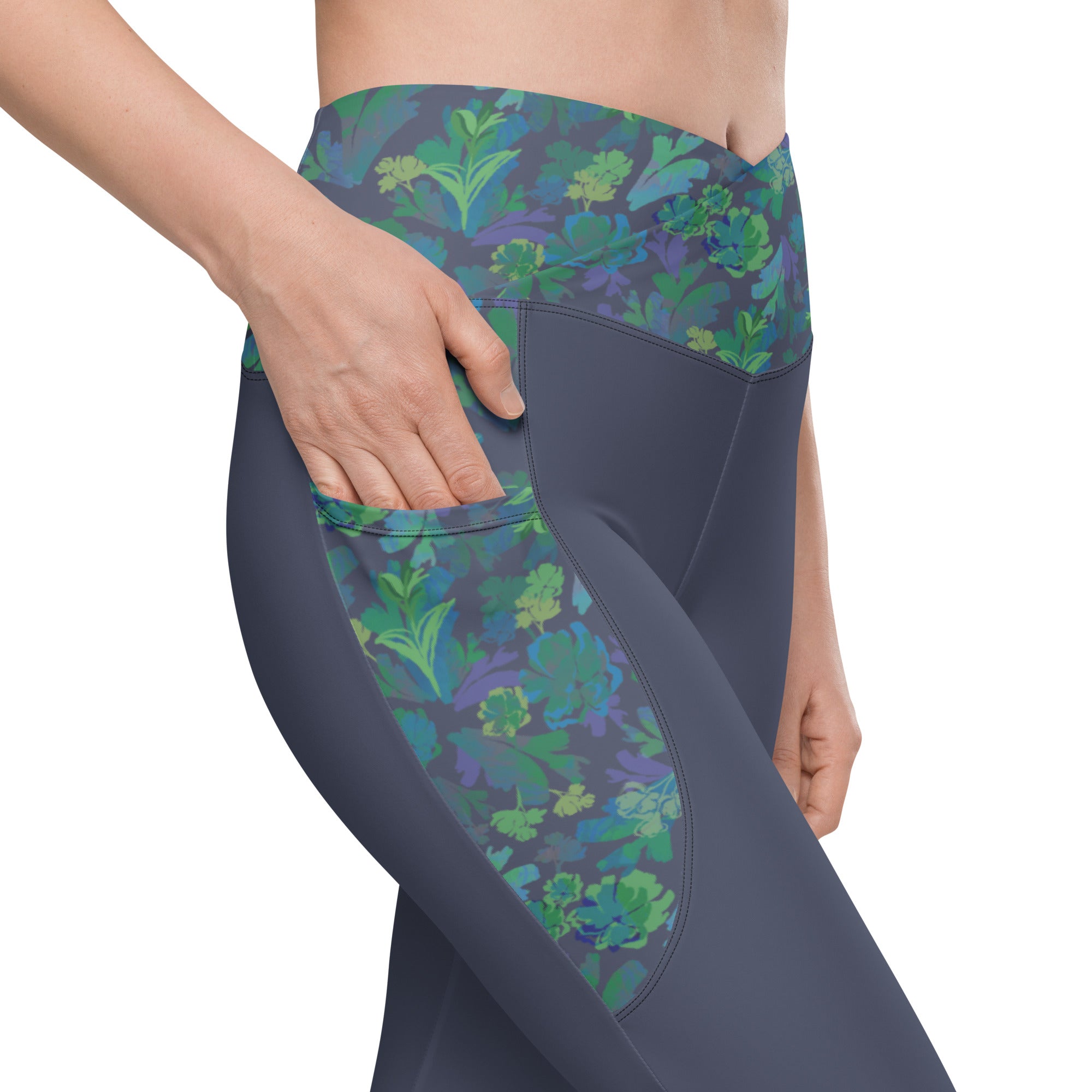 Udara Crossover Leggings with Navy Pine Accents Klementina